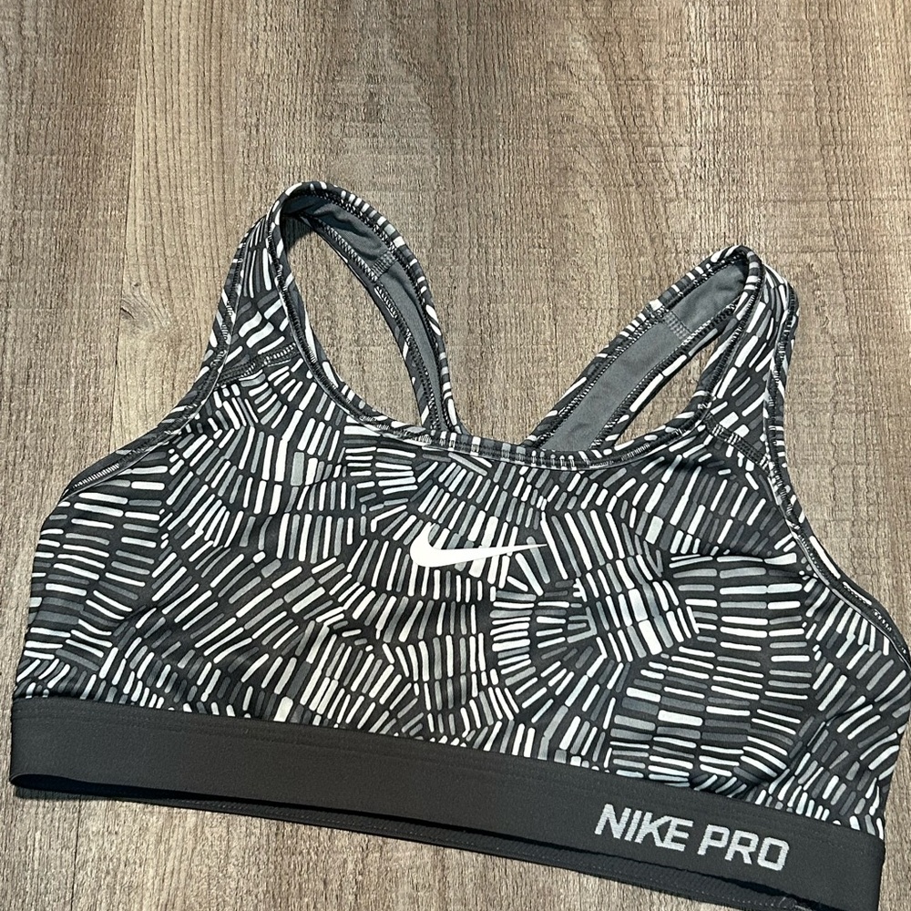 Nike Pro Black and Gray Patterned Sports Bra - Picture 5 of 5